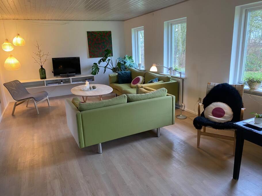 Skont Hus Pa Landet Taet Pa Billund Villa Give Eksteriør bilde